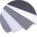 Stroj na kalandrování PVC fólie